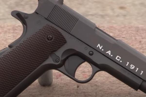 TRENER PUCAO IZ PIŠTOLJA NASRED UTAKMICE: Strahovao je za život, pa je tako rasterao besne navijače!