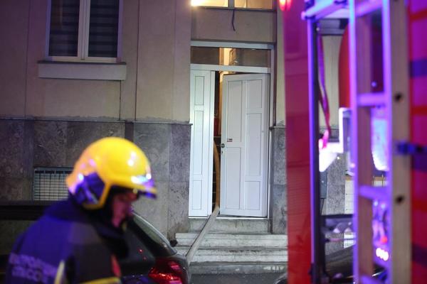 PETORO LJUDI SPASENO MUNJEVITOM AKCIJOM VATROGASACA: Izbio požar u stanu u Zagrebu