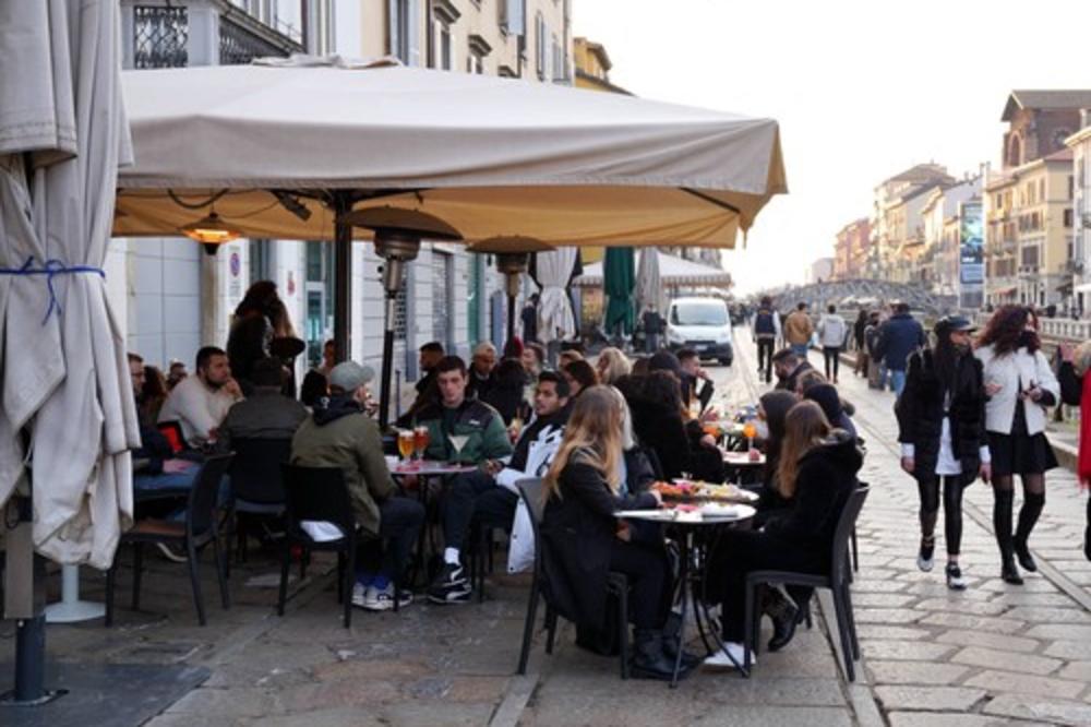 U ITALIJI KAFIĆI PUNI! Cela Evropa im zavidi, pogledajte kako uživaju (FOTO)
