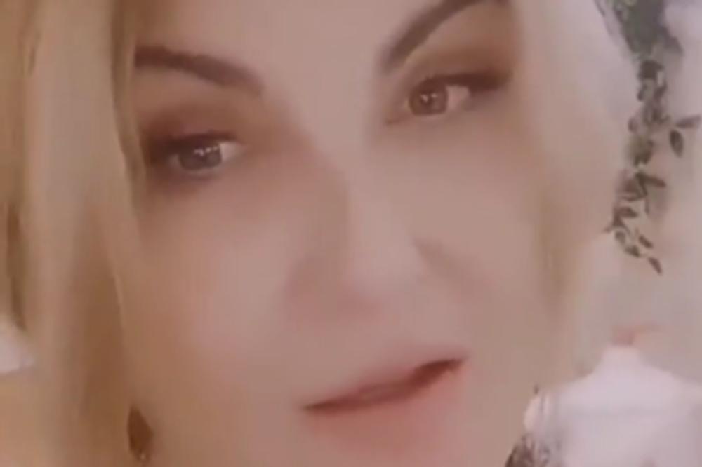 JAVILA SE U KUĆNOM IZDANJU NESREĐENA I PRLJAVE KOSE: Vesna Dedić javno ZATRAŽILA POMOĆ i postavila VAŽNO PITANJE!
