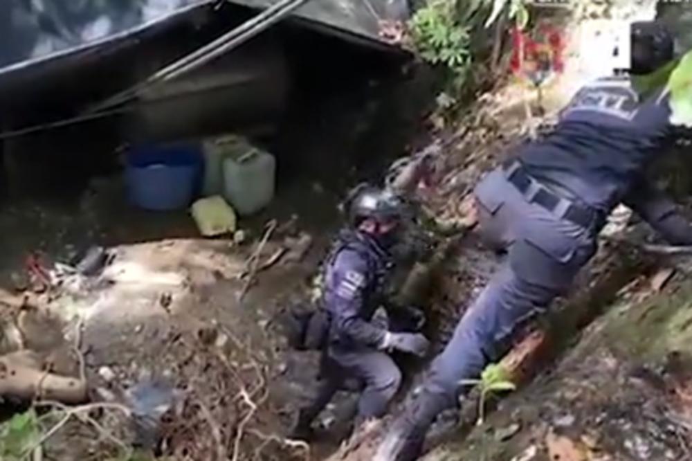 MUNJEVITA AKCIJA KOLUMBIJACA: Pojavio se snimak zaplene 3 tone kokaina! (VIDEO)
