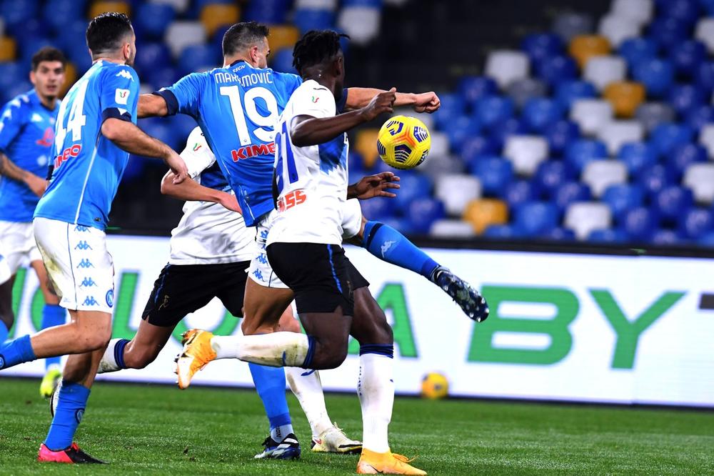 IZENAĐENJA U SERIJI A: Napoli šokirao svoje navijače na svom stadionu, Sasuolo savladao Lacio!