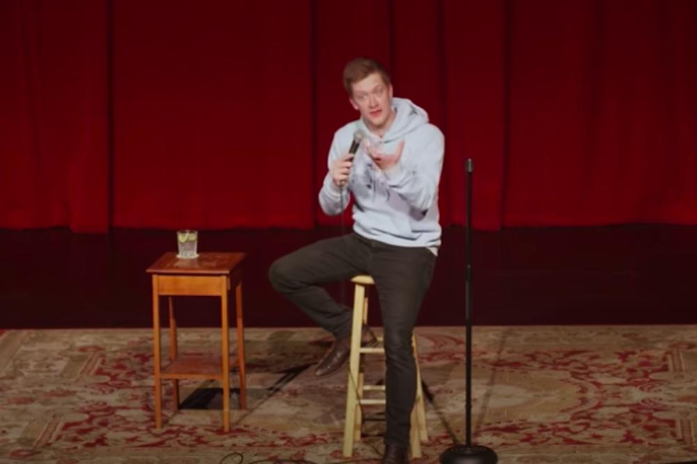 ŠALA KOJA JE IZAZVALA 4.000 raskida i 17 razvoda: Komičar UPROPASTIO naciju, a sad pokušava da se IZVADI na humor!