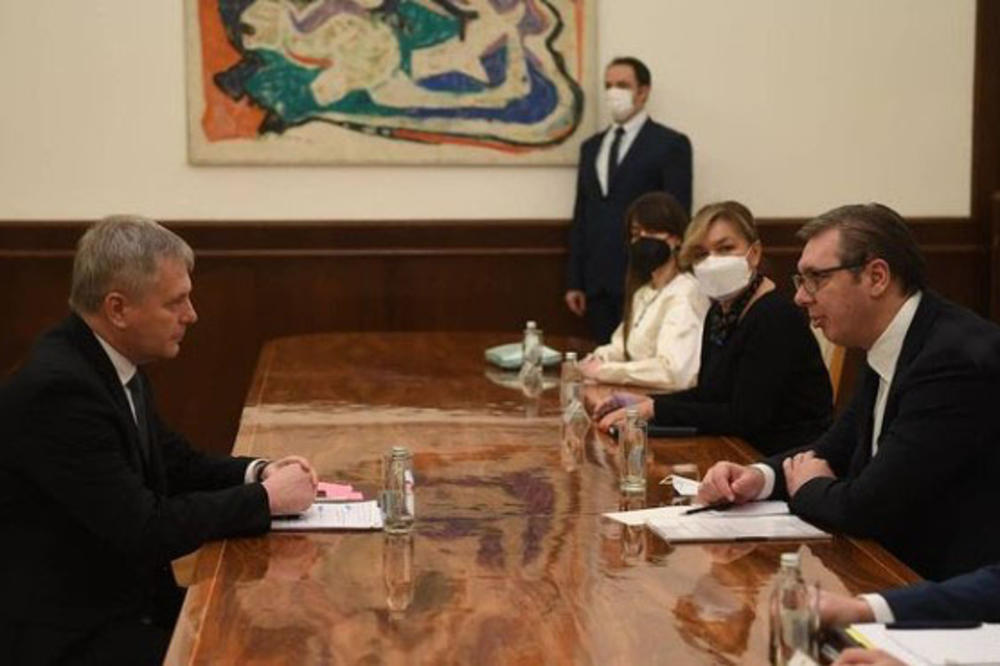 VUČIĆ SE SASTAO SA AMBASADOROM SLOVAČKE: Predsednik razgovarao sa Rosohom! (FOTO)