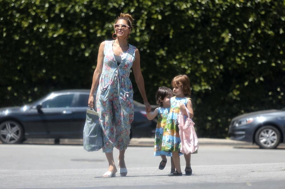 PITAO JU JE ZA PLASTIČNE OPERACIJE, a prelepa GLUMICA odgovorila tako da se još uvek PUŠI - najjači ODGOVOR ikada!