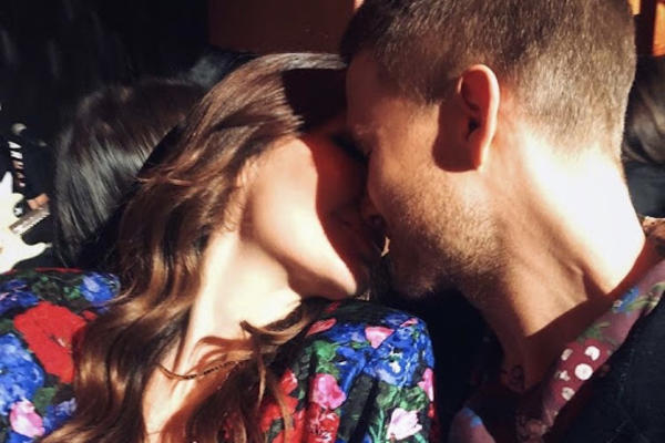 LJUBAV NA PRVI POGLED! Izazivaju pažnju gde god se pojave: Manekenka PONOSNO POZIRA SA 12 GODINA MLAĐIM DEČKOM!