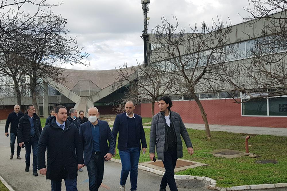 Gradonačelnik Zoran Radojičić i predsednik opštine Radoslav Marjanović posetili sportski centar "25. maj"
