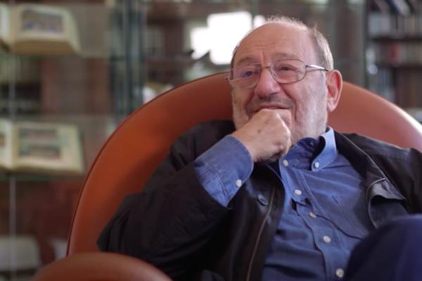 UMBERTO EKO JE PRED SMRT POSLAO PORUKU SVOM UNUKU: Radi se o MOBILNIM telefonima i KNJIGAMA...