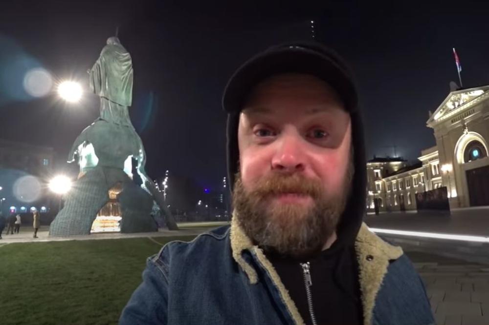 ENGLEZ JE ČUO ZA "KONTROVERZNI SPOMENIK STEFANU NEMANDŽI" I OTIŠAO JE DA GA VIDI: Morate da vidite REAKCIJU (VIDEO)