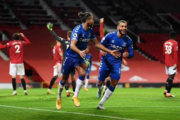 KAKVA LUDNICA NA OLD TRAFORDU! "Karamele" u poslednjoj sekundi uzele bod "Đavolima"! Arsenal nastavio da posrće!