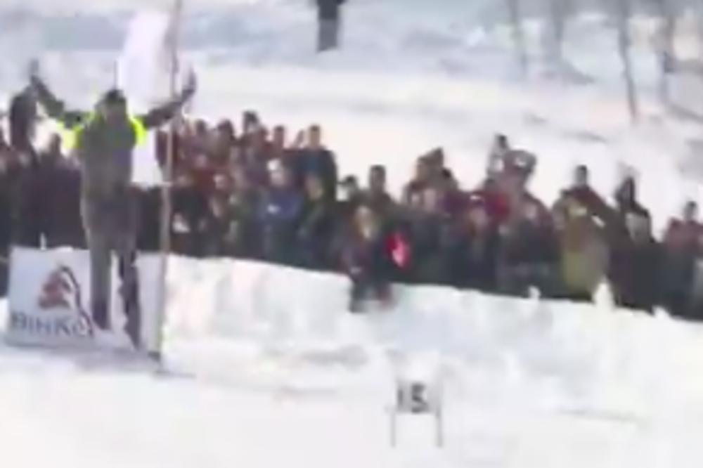 BOSANCI NAPRAVILI TAKMIČENJE U SKI-SKOKOVIMA: Ovo je nešto NAJSMEŠNIJE što postoji na svetu! (VIDEO)