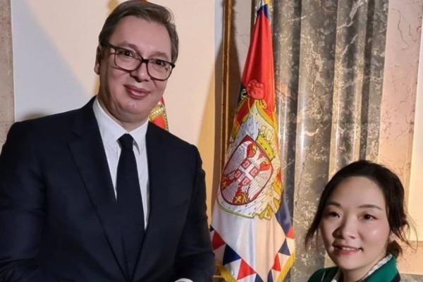 ZA KINESKU PUBLIKU SAM RECITOVAO PESMU DESANKE MAKSIMOVIĆ: Morate videti objavu predsednika Vučića (FOTO)