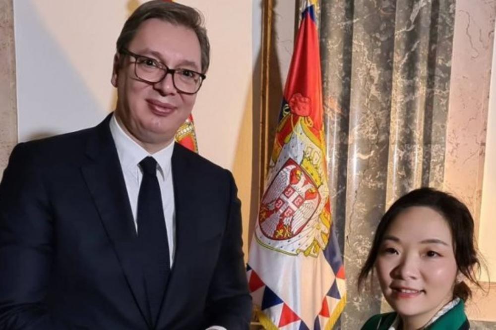 ZA KINESKU PUBLIKU SAM RECITOVAO PESMU DESANKE MAKSIMOVIĆ: Morate videti objavu predsednika Vučića (FOTO)