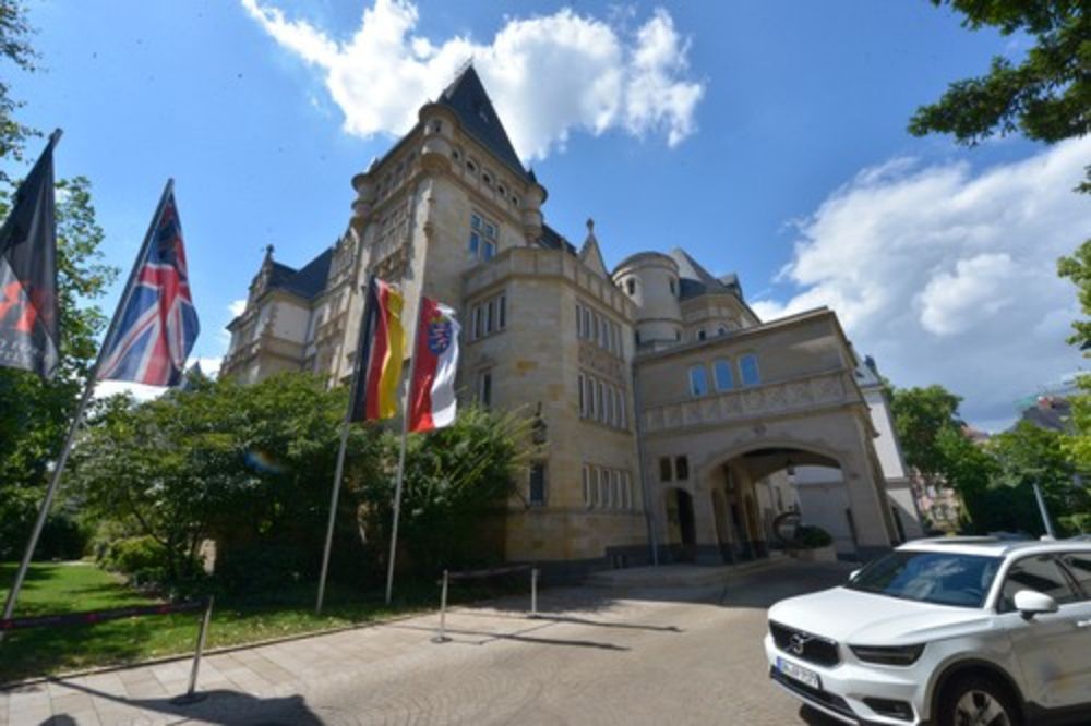 Vila Kenedi Frankfurt