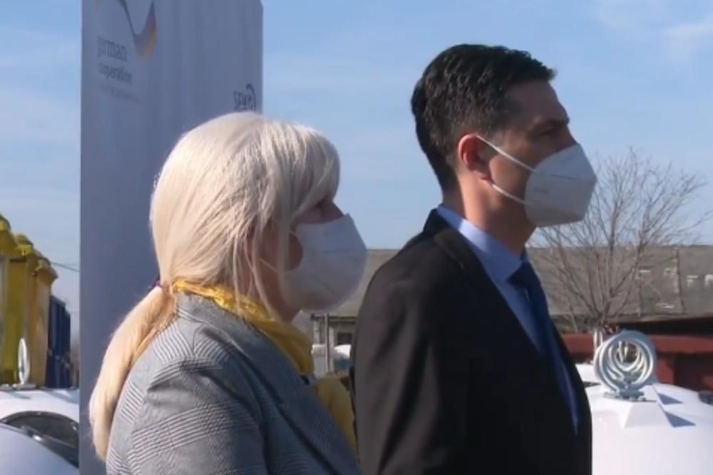 Tri stotine kontejnera za reciklažu staklene ambalaže stiglo u Niš