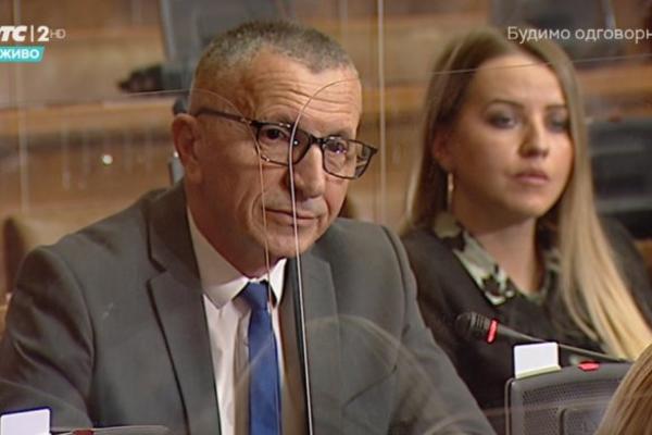 BRNABIĆKI POSTAVIO PITANJE NA ALBANSKOM, A DAČIĆEVU REAKCIJU SVI PREPRIČAVAJU: Kamberi baca PROVOKACIJE u Skupštini