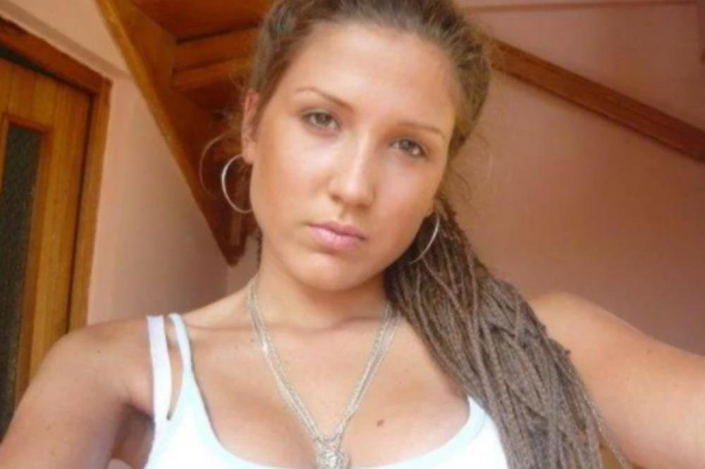 3 DANA MOŽETE GLEDATI U OVU FOTKU I NEĆETE POGODITI KO JE NA NJOJ: Danas o njoj BRUJI SRBIJA, celo lice je IZMENILA