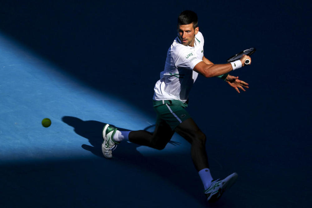 ĐOKOVIĆ PRIZNAO DA SE OSEĆAO NEUGODNO NA TERENU: Terao me do krajnjih granica! Ova podloga odgovara serverima!