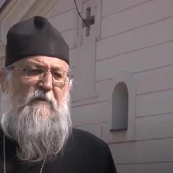 EPISKOP PAHOMIJE UPUĆEN U KBC DRAGIŠA MIŠOVIĆ: Potvrđeno da IMA KORONU