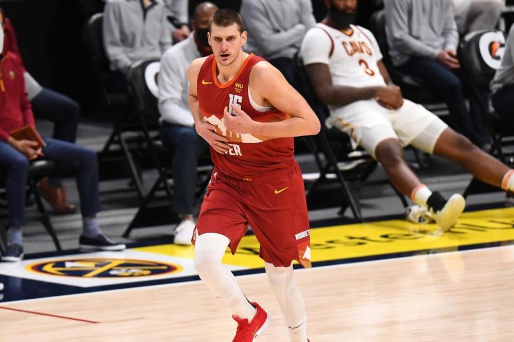DENVER KONAČNO POBEDIO, JOKIĆ LAGANINI DO NOVOG DABL-DABLA: Trener rešio da odmori Nikolu kad je zavšio na posteru!