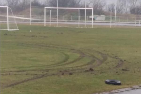 AUUU MONTEVIDEO, BOG TE VIDEO: Neverovatna scena sa terena urugvajske Prve lige!