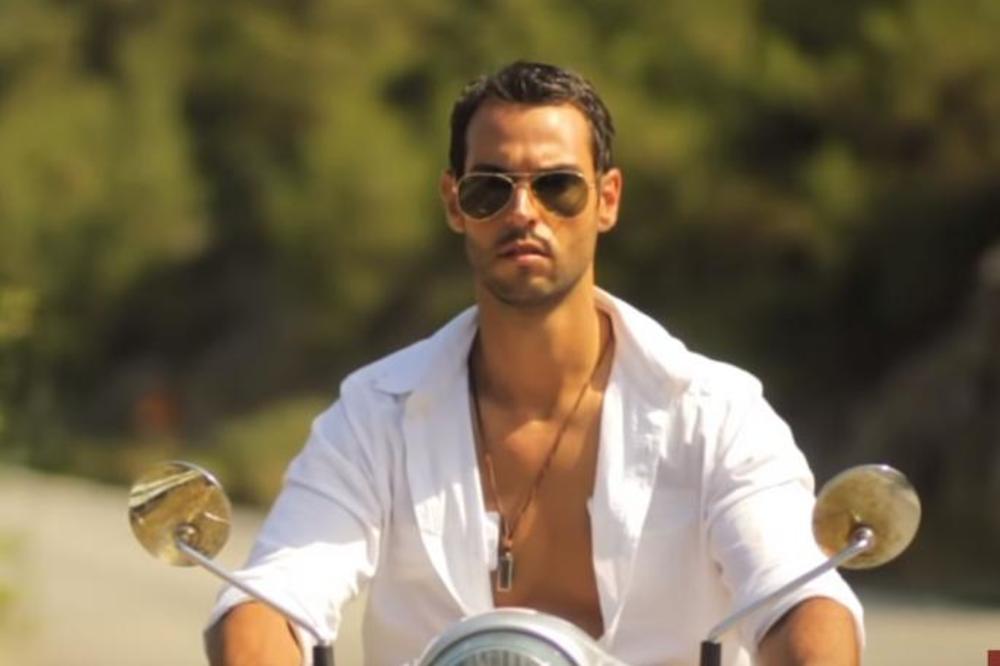 PEVAČ JE NEKADA BIO MEGA POPULARAN, PRAVI MILJENIK ŽENA: Danas radi kao PREDAVAČ NA DVA FAKULTETA!