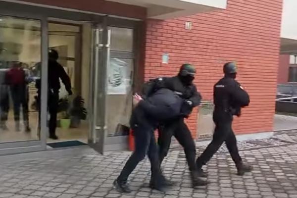 MOMENAT SPROVOĐENJA ŠKALJARACA: Prvi snimak hapšenja Crnogoraca na Jahorini (VIDEO)