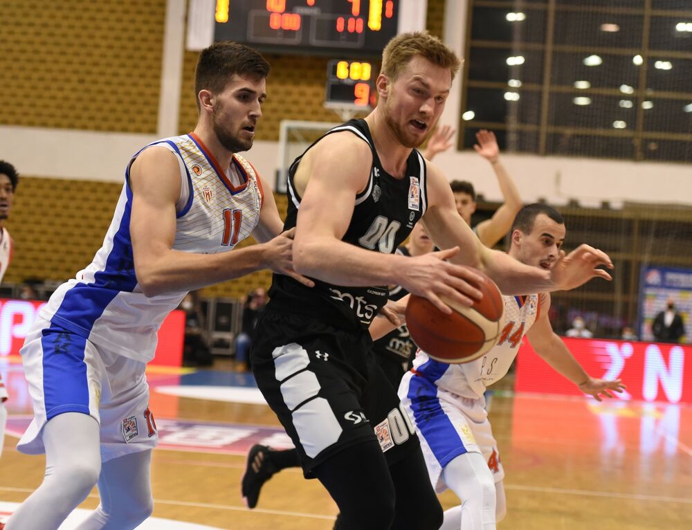 KK Partizan, KK Borac Čačak, Erik Mika