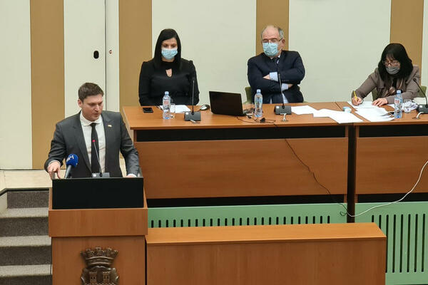 PANČEVO DOKAZALO DA BRINE O SVIM GRAĐANIMA: Posle penzionera besplatan prevoz i za sve trudnice i porodilje