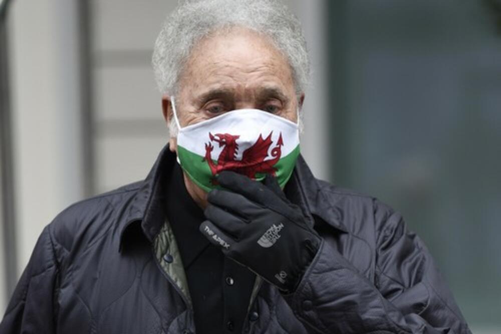 PEVAČ U SVE GOREM ZDRAVSTVENOM STANJU! Nacija strepi od ISHODA, LEKARI GA MOLE ZA OVO