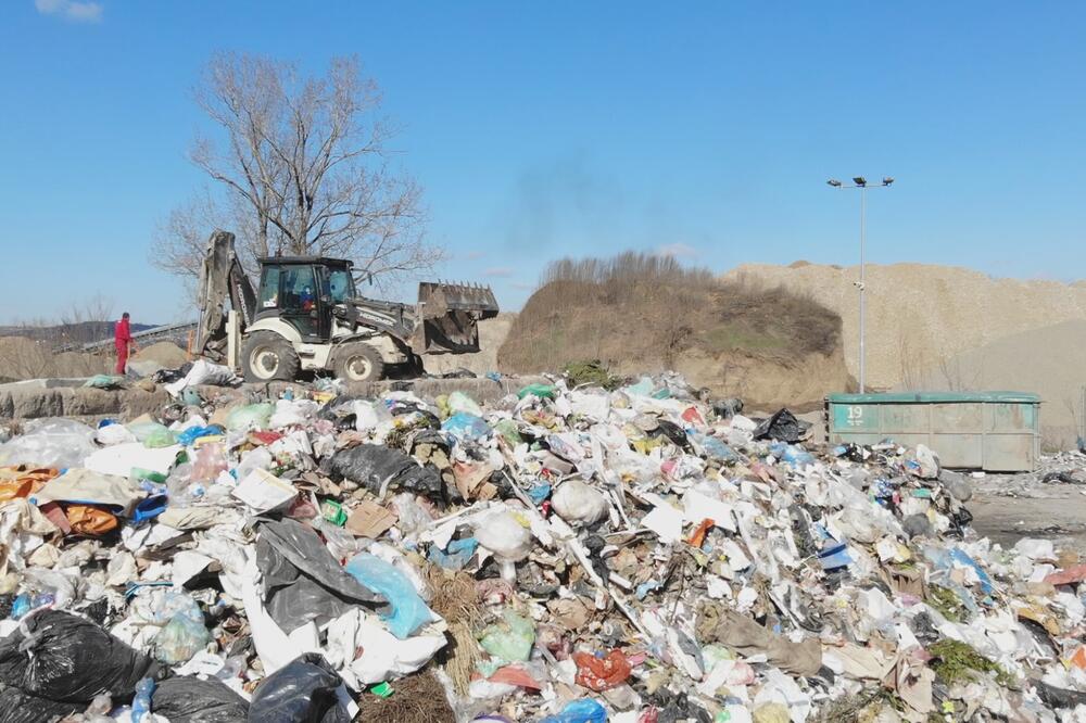 UŽASAN PRIZOR KOD ČAČKA: Tone nagomilanog OTPADA na transfer stanici, ZNA SE NJEGOVA SUDBINA (FOTO)