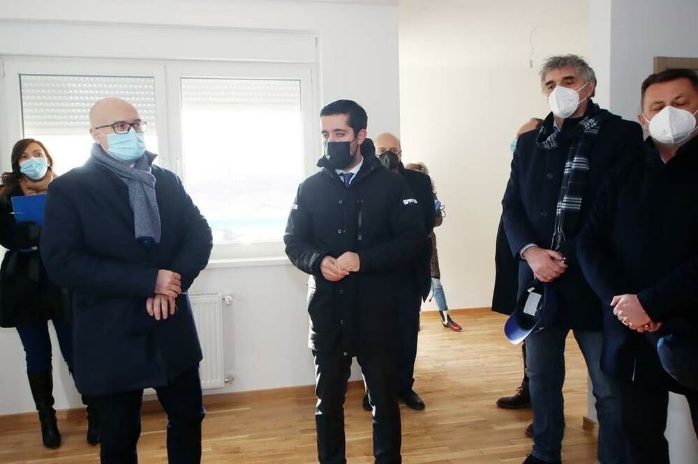 Grad Novi Sad, Miloš Vučević