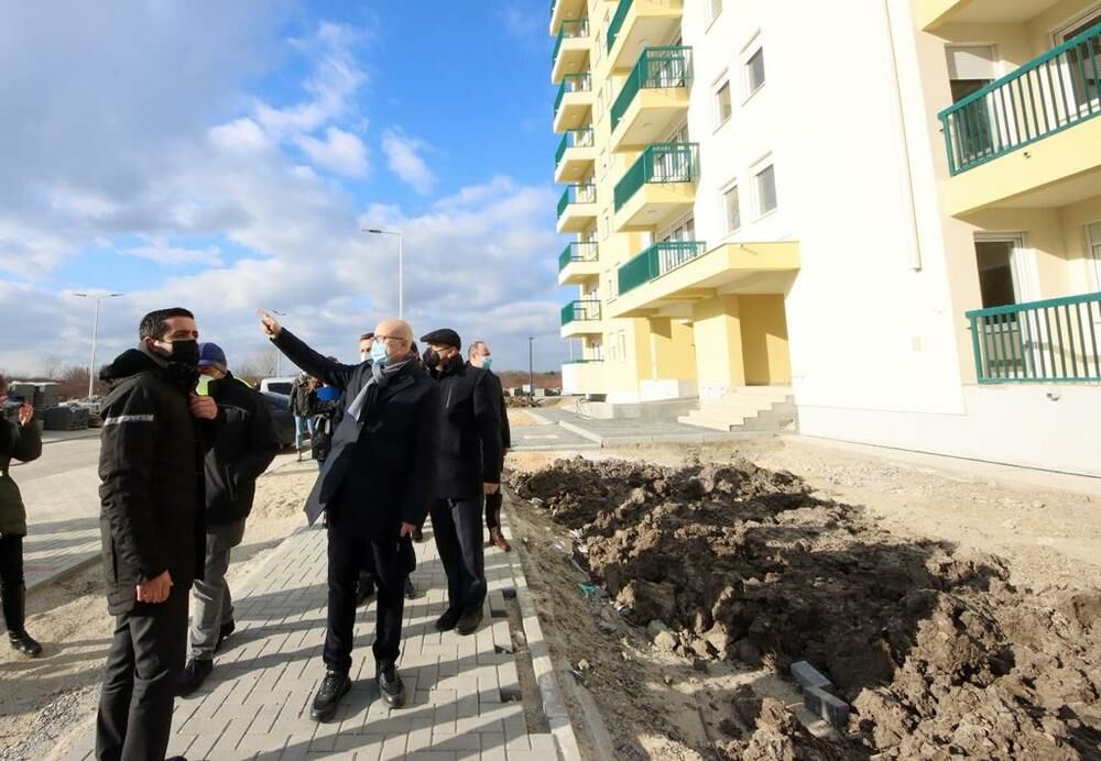 Grad Novi Sad, Miloš Vučević