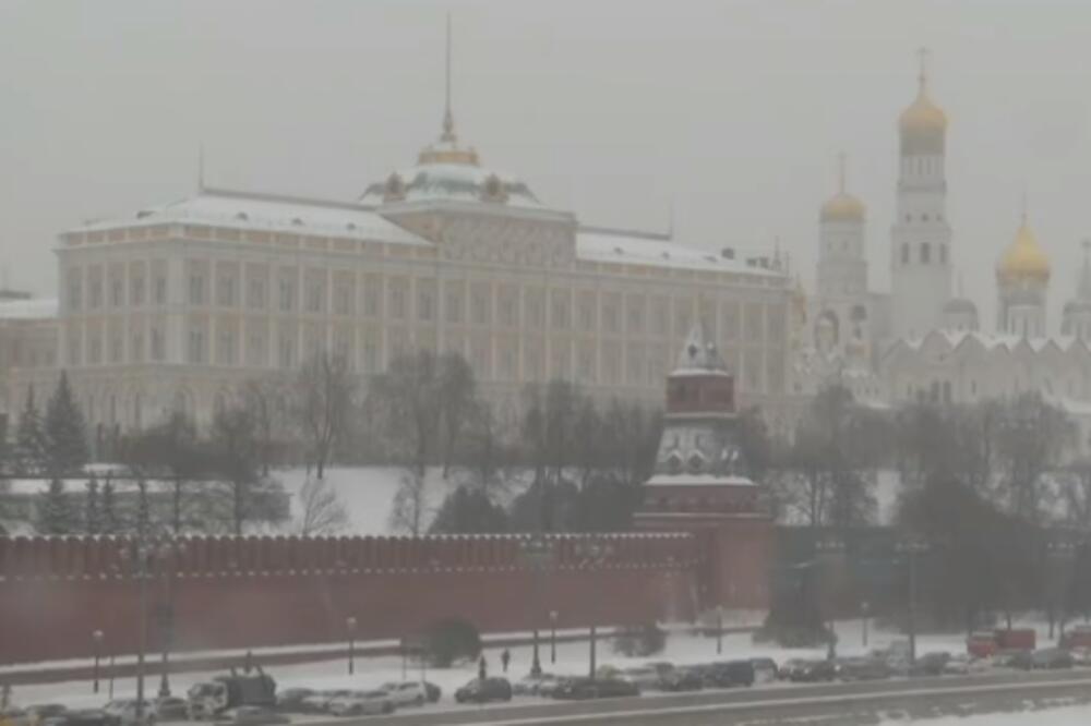 SNEŽNA APOKALIPSA U MOSKVI: 60.000 pripadnika komunalnih službi pokušavaju da spreče kolaps (VIDEO)