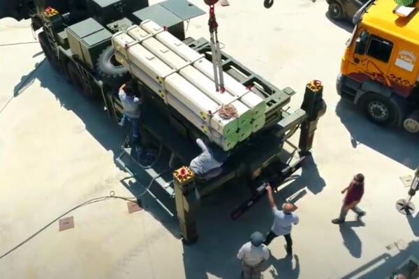 ISLAMISTI DOŠLI DO OZBILJNOG NAORUŽANJA? Misteriozno oružje pogodilo tenk sirijske vojske (VIDEO)