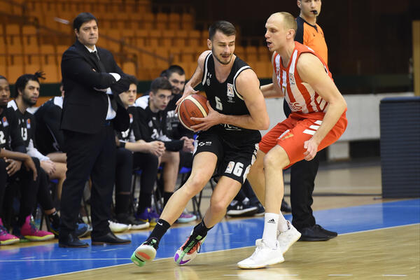 ŽAO MI JE IGRAČA, PLAKAĆEMO DVA DANA! Filipovski kaže da Partizan nije uspeo da zaustavi jednog igrača Zvezde!