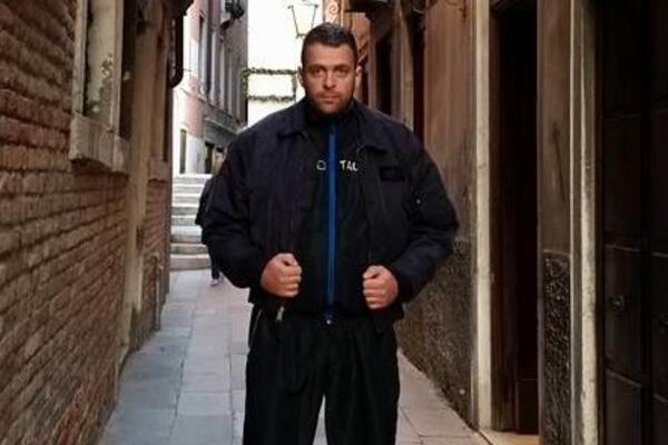 LIKVIDACIJA ZEKE U KRAGUJEVCU: Izašao da detetu kupi picu, pa ga izrešetali - ubica ga overio dok je ležao