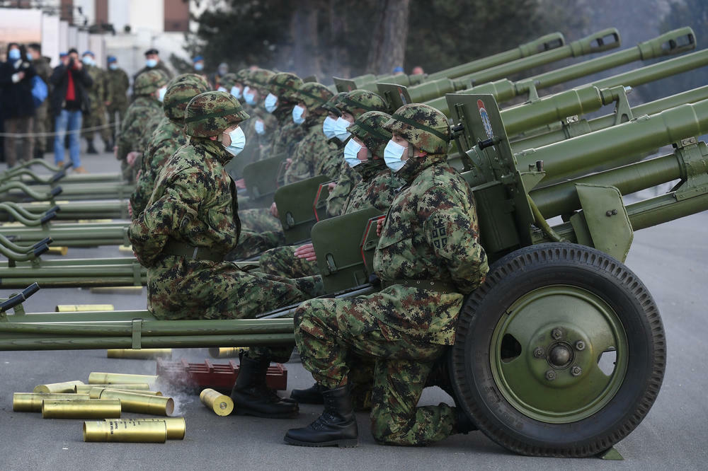 PRELEP PRIZOR NA KALEMEGDANU: Obeležavanje Dana državnosti, izvršena počasna paljba (FOTO)