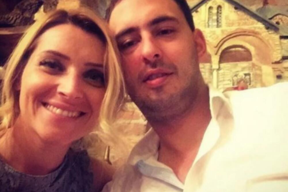 NAKON DEVET GODINA BRAKA, BIVŠI MUŽ ANĐELKE PRPIĆ LJUBI LEPOTICU: Zaljubljeni do ušiju, SVE PUCA OD STRASTI! (FOTO)