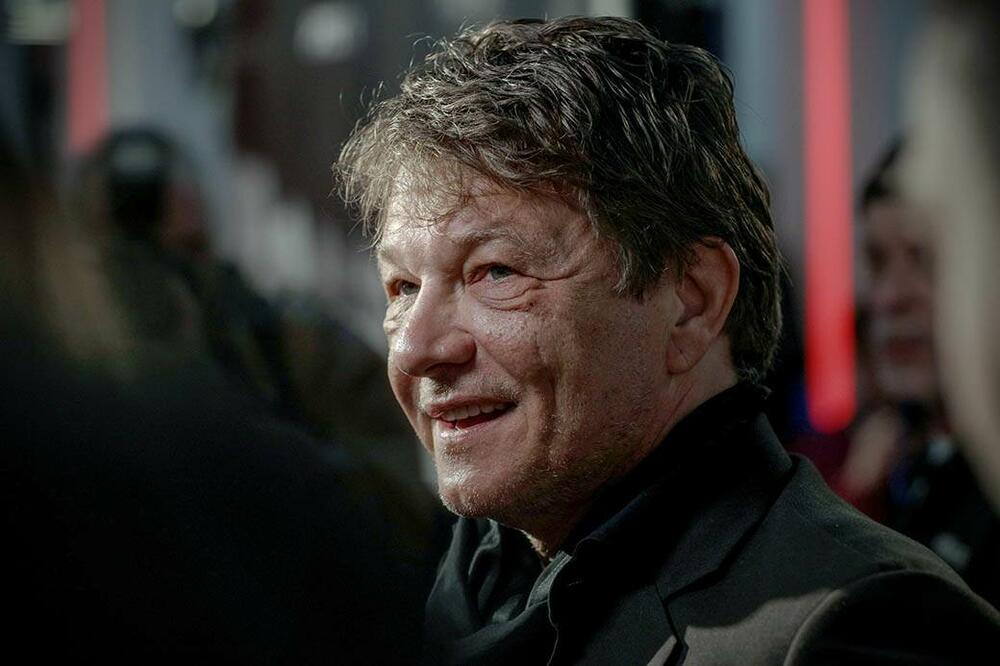 BJELIN SIN JE OPASNO DOBAR FRAJER, A KRENUO JE OČEVIM STOPAMA! Postao član Jugoslovenskog dramskog pozorišta!