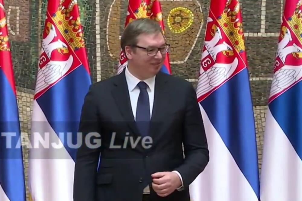 VUČIĆ URUČIO ODLIKOVANJA POVODOM DANA DRŽAVNOSTI: Odlikovanja dobili 164 pojedinca i institucija