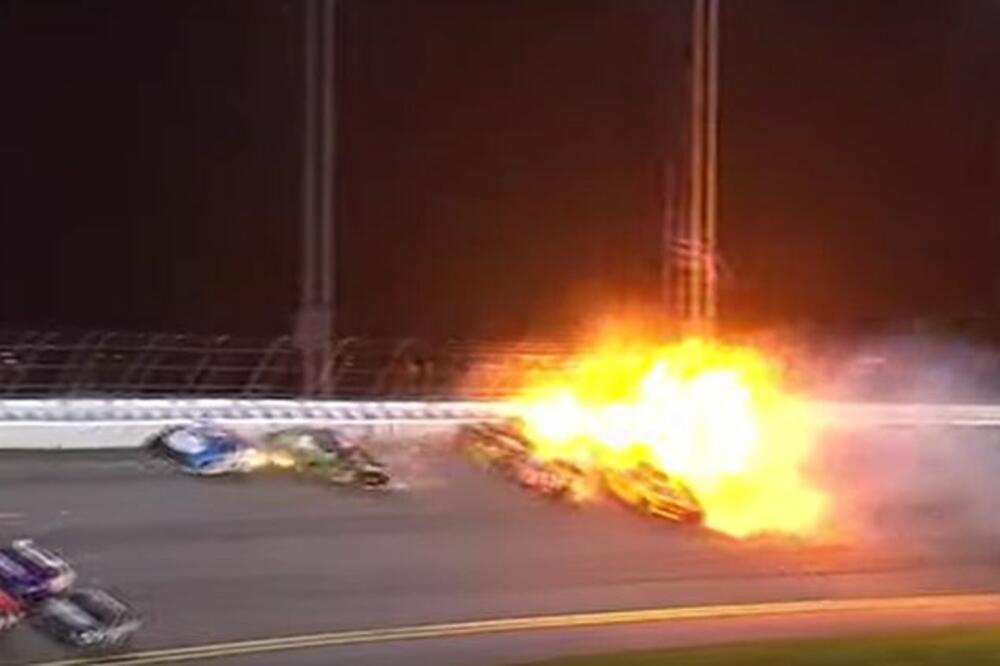 NAJOPASNIJA TRKA DAJTON 500: Eksplozije, sudari, horor scene! (VIDEO)