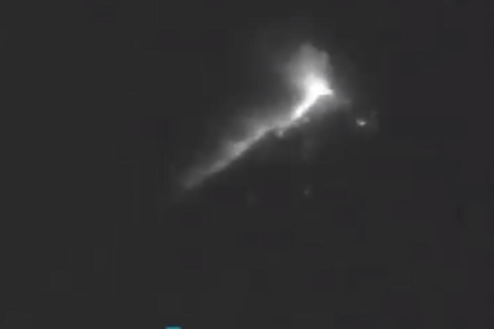EKSPLODIRAO VULKAN U GVATEMALI: Slivaju se potoci lave, užarena masa šiklja na sve strane! (FOTO) (VIDEO)