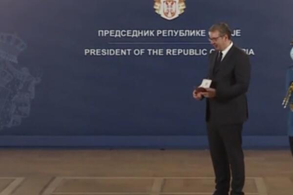 SVI SU BILI NEČIJI SINOVI, MAJKE, ĆERKE, A RADILI SU U CRVENIM ZONAMA! Dali su svoje živote u borbi protiv KORONE!