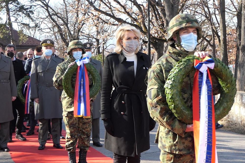 DAN DRŽAVNOSTI REPUBLIKE SRBIJE: Dr Tepavčević položila venac na sarkofag vožda Karađorđa na Oplencu! (FOTO)