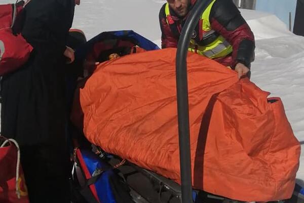 MONAHINJA OD MANASTIRA PREBAČENA U BOLNICU : Zbog lošeg zdravlja pomagao GSS u evakuaciji!