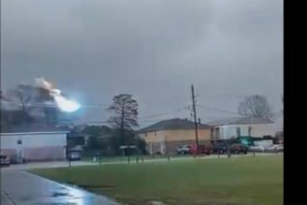 KRVARI PIR U TEKSASU: Ranjeno osam ljudi!