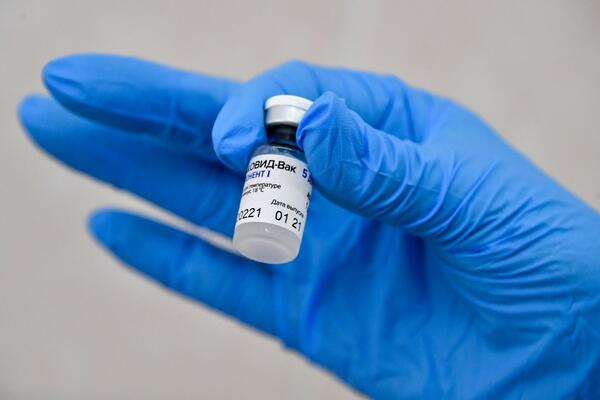 DIREKTOR RUSKOG ISTRAŽIVAČKOG CENTRA: Vakcine se mogu IZMENITI ukoliko se pojave novi SOJEVI KORONE!