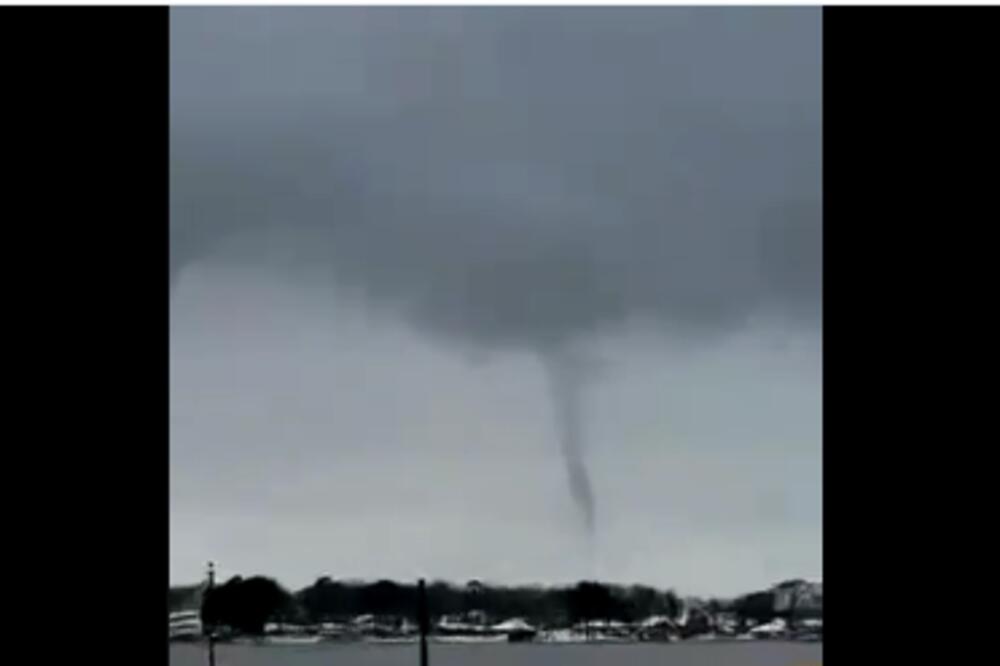 UŽAS U AMERICI! Ekstremno hladno vreme pogodilo deo SAD: Sneg zarobio Teksas, nevreme pogodilo i Meksiko! (FOTO)