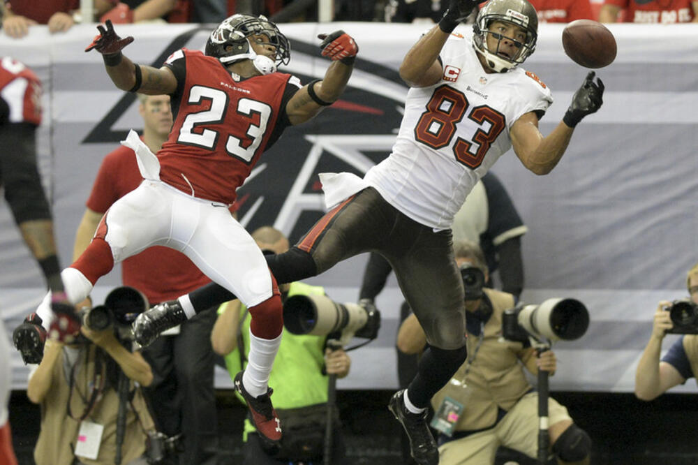 PREMINUO BIVŠI NFL IGRAČ: Policija ga pronašla u njegovom domu!